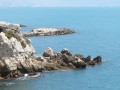 Antibes Juan les Pins to miejscowość we Francji, w regionie Prowansja-Alpy-Wybrzeże Lazurowe, położone między Cannes i Niceą. Jest to znane kapielisko i ośrodek wypoczynkowy nad Morzem Śródziemnym. Miejscowość posiada 25 kilometrową, piaszczystą plażę umożliwiającą wypoczywającym na niej uprawianie rozmaitych sportów wodnych jak jak i nurkowanie oraz łowienie ryb. W większości miasto składa się z przystani jachtowych tworzących swoiste miasteczka na wodzie. Miasto posiada bogatą przeszłość sięgającą 2400 lat wstecz. Wydarzenia które doprowadziły do powstania w 1884 roku kurortu Antibes wpisane są w historię Francji. Obecnie miasto oferuje oprócz plaż i aktywnego wypoczynku również ucztę intelektualną m.in.: Muzeum Picassa. 
