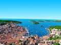 Perła wśród dalmackich wysp


Nieskażone piękno natury, słoneczna pogoda, krystalicznie czyste wody Adriatyku dokoła i urzekająca, śródziemnomorska architektura - oto, jak w kilku słowach podsumować można Hvar - jedną z...