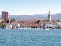 Koper jest zabytkowym słoweńskim portem położonym na północno - zachodnim wybrzeżu półwyspu Istria. Do XIX wieku najstarsza część miasta znajdowała się na wyspie, która została sztucznie połączona z lądem. 
Początki miasta...