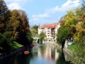 Podstawowe informacje


Lublana jest stolicą Słowenii, położoną nad rzeką Lublanica. To niewielkie, bo liczące zaledwie 266 tysięcy mieszkańców, miasto to miejsce tłumnie odwiedzane przez turystów. Przyczyniają się do tego liczne...